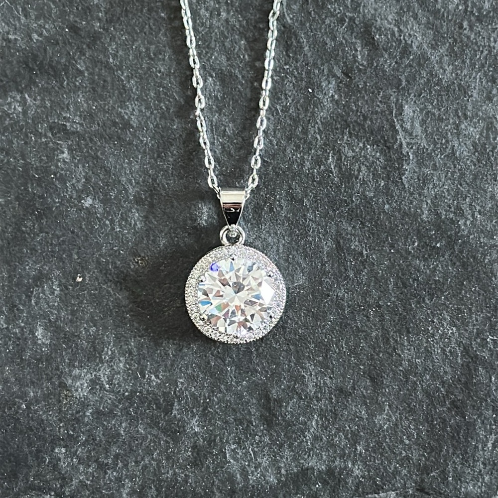 Cate & Chloe Mariah 18k White Gold Plated Halo Pendant Necklace - Picture 4 of 5